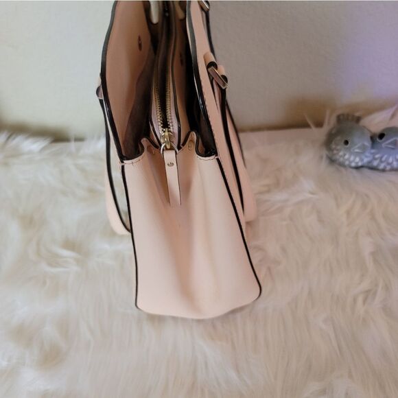 Kate Spade, pink, shoulder bag/ tote. Like new condition. - Picture 3 of 9